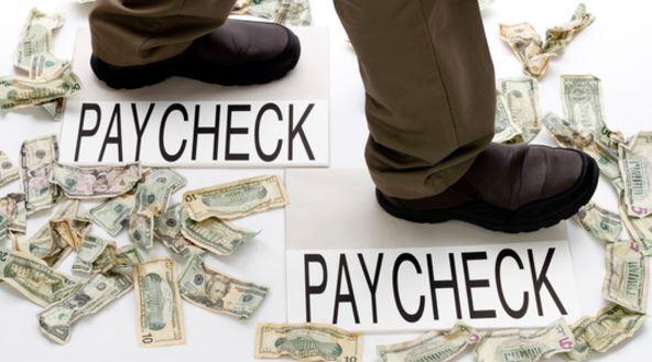 here-s-how-many-americans-are-living-paycheck-to-paycheck-hint-it-s-a